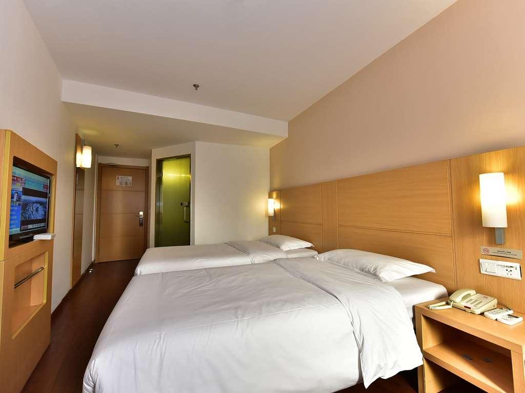 Ibis Ningbo Tianyi Square Hotel Room photo